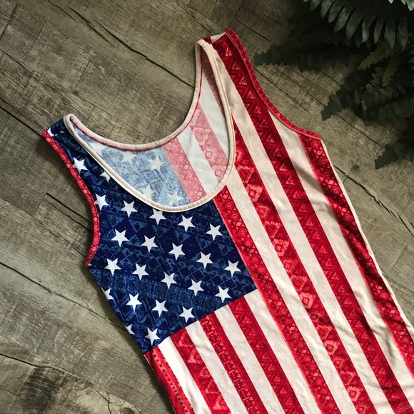 💙💙Boutique American Flag Tank - Picture 3 of 8